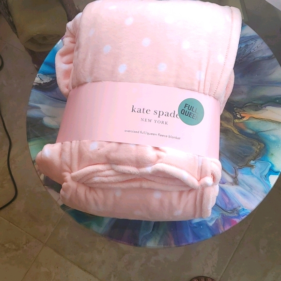 kate spade Bedding Kate Spade Oversized Fullqueen Fleece Blanket Poshmark